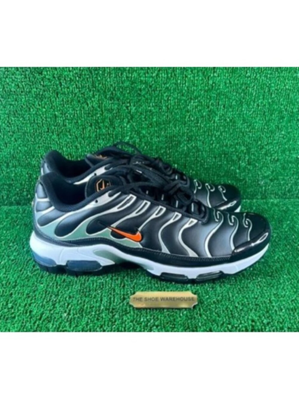 Men's Nike Air Max Plus Golf Black Metallic Spikeless Shoe FZ4150-002 Size 10.5